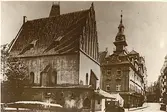 Prag: Gammalnya synagogan, sommaren 1930 (enligt text i album). Denna synagoga ansen vara Europas äldsta aktiva synagoga, byggd omkring år 1270. (Källa: Wikipedia).