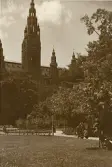 Wien: Rådhuset, sommaren 1930 (enligt text i album).