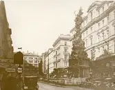 Wien: Graben, en gata i Wien med statyn Pestsäule (Pestkolonnen) till höger, sommaren 1930 (enligt text i album).