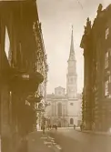 Wien: Michaelerplatz, torg i centrala Wien med Sankt Mikaels kyrka i mitten av bilden, sommaren 1930 (enligt text i album).