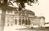 Wien: Schloss Belvedere, sommaren 1930 (enligt text i album).