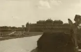 Wien: Schloss Belvedere, sommaren 1930 (enligt text i album).