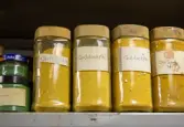 Glasburkar med pigment 
