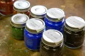 Glasburkar med pigment