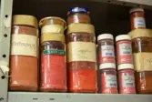 Glasburkar med pigment