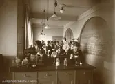 Hvitfeldtsskolan (Hvitfeldtska) uppfördes åren 1915-1919 och arkitekt var Ernst Torulf.
Lärare Johan Nord. Högre folkskolan. Lärjungeförsök kemi.
Rektorsgatan 2