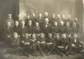 Krokslättsskolan stod färdig år 1911 och arkitekt var Rudolf Lange.
Lärare Hans Hultén med sin sjätteklass.
Landshövdingegatan 1
