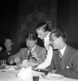 Middag i samband med fotbollsmatch ÖSK - Surahammars IF, 1950-05-29