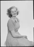 Ateljé Mira. Beställare: Inger Hallqvist, Dövstumskolan, Vänersborg