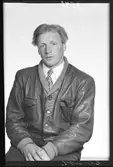 Ateljé Mira. Beställare: Ingvar Millegård (svårläst namn), Box 34, Vargön