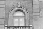 Börsen 1. Byggnad I, balkong och fönster. Sparbankshuset.