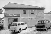 Fiskaren 7. Byggnad V. Gavel mot sydväst. Bil-Nordlund.