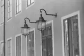 Rådhuset 1+6. Byggnad I. Lyktor på baksidan.