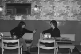 Wedins café, kvarteret Tullen. Katarina Ek-Nilsson intervjuar.