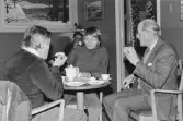 Kvarteret Tullen. Wedins café. Kjell Forsberg, Sven Åberg och Christer Forsberg.