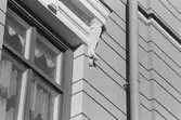 Guldsmeden 10. Detalj på fönsteröverbyggnad.