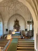 Hälsingtuna kyrka. Kyrkorummet sett mot koret.