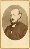 Prästporträtt. Troligen av pastor Gustaf Emanuel Beskow (enligt text baksida kort).