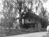 Leksand. Berg. Danielsgårdens härbre.

