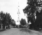 Leksand. Gärde. Midsommarstången i vägkorset.

