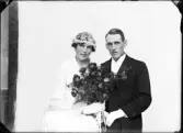 Brudparet Wedin från Mälby, Östhammar, Uppland 1927
