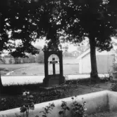Klintbo. Grytnäs. Kyrkogården, familjegrav.

