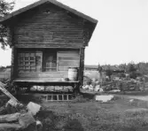 Gagnef. Bomsarvet. Dunkarbacken, härbre och källare.

