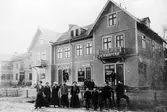 Vid de så kallade Saluhallarna, Järnvägsgatan 