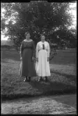 Systrarna Märta och Olga Larsson