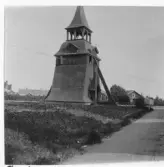 Mora, Mora strand. Kyrkan, klockstapel.

