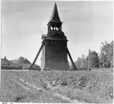 Mora, Mora strand. Kyrkan, klockstapel.

