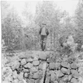 Mora. Garsås, varggrop.

