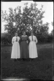 Systrarna Märta och Olga Larsson