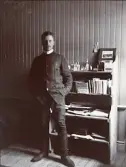 Troligen en ingenjör på sitt kontor, sannolikt kopplad till uppförandet av Älvkarleby kraftverk, omkring 1906 (enligt text i album).