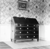 Hedemora. Garpenberg. Jönvik. Klaffbyrå i empire. 1929-1930.