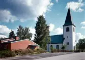 Exteriörbild. Hyltebruks kyrka och församlingshem.