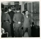 Försäljning i butik, Bo Fajans 1940-tal.