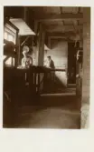 Två arbetare i Drejverkstaden på Bo Fajans, 7/5 1914