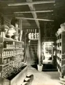 Magasinet med alster från Bo fajans, omkring 1912.
