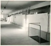 Tillverkningsprocessen hos Bo Fajans, omkring 1946-1950. En av el-tunnelugnarna från ASEA, den första installerades i september 1946 medan den andra under 1950.