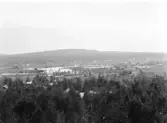 Malung. Kyrkbyggnaden från Torolfs utsiktstorn på Högbacken.

