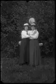 Elsa Breding och Anna Johansson