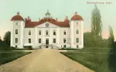 Brevkort med motiv över Strömsholms slott. Text på baksidan, adresserat Sonja Sundberg.
