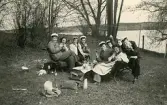 Picknick i det gröna vid Skokloster (enligt text i album).