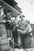 Fälttågsplaner görs upp, 1947 (enligt text i album).