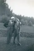 Två lite överförfriskade studenter, 1947. 