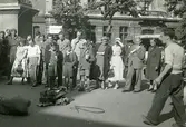 Vid Trafalgar Square, London 1948 (enligt text i album).