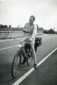 Cykel mellan England-Irland (enligt text i album). Allan.