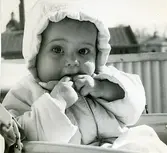 Barnporträtt. Troligen Margareta Rainer 1950 (enligt text i album).