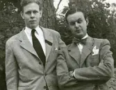 Bengt Hultin och Claes Löfgren, midsommarafton 1950 Prangen, Värmdö (enligt text baksida kort).